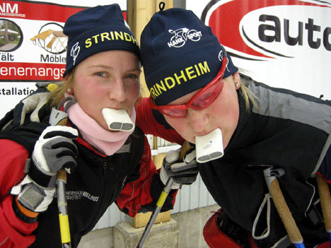 Lena Pedersen og Christine Dahl er to SkiAngels. Foto: Privat Lena Pedersen og Christine Dahl er to SkiAngels.